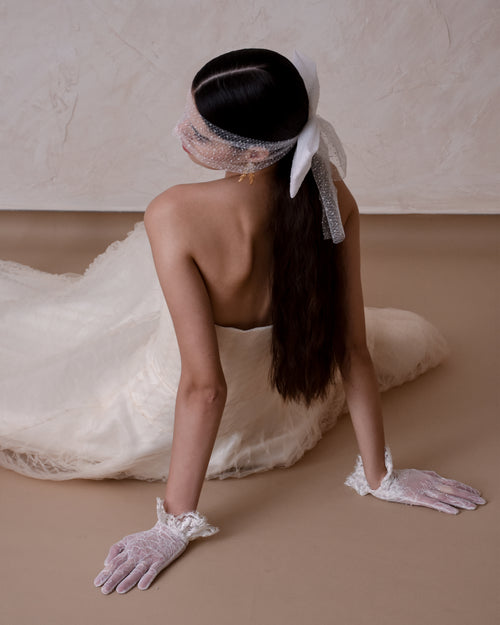LACE GLOVES