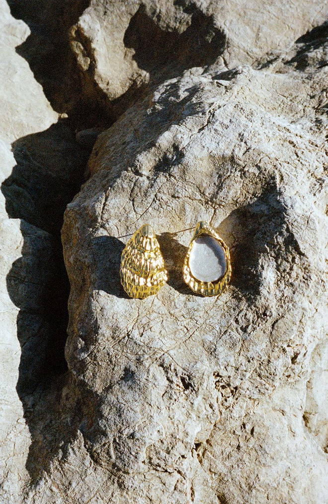 OYSTER EARRINGS