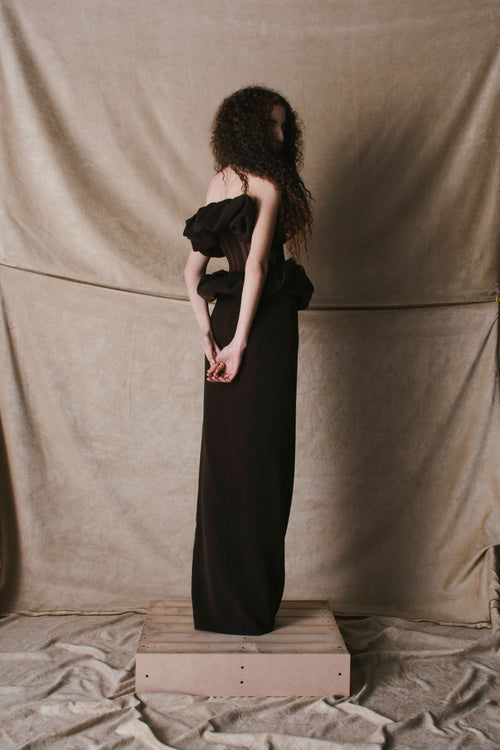 STRUCTURED GOWN