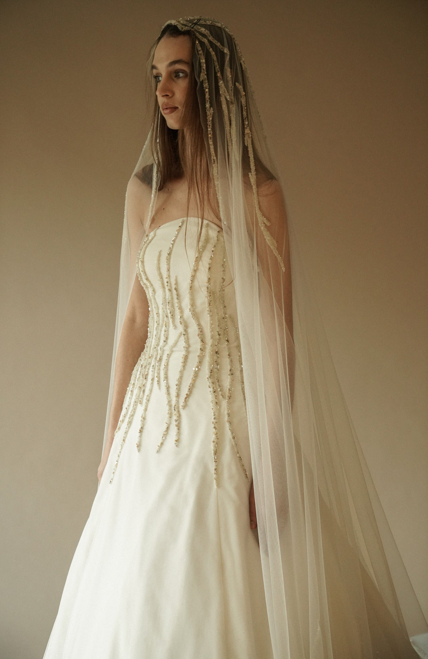 FLOW GOWN