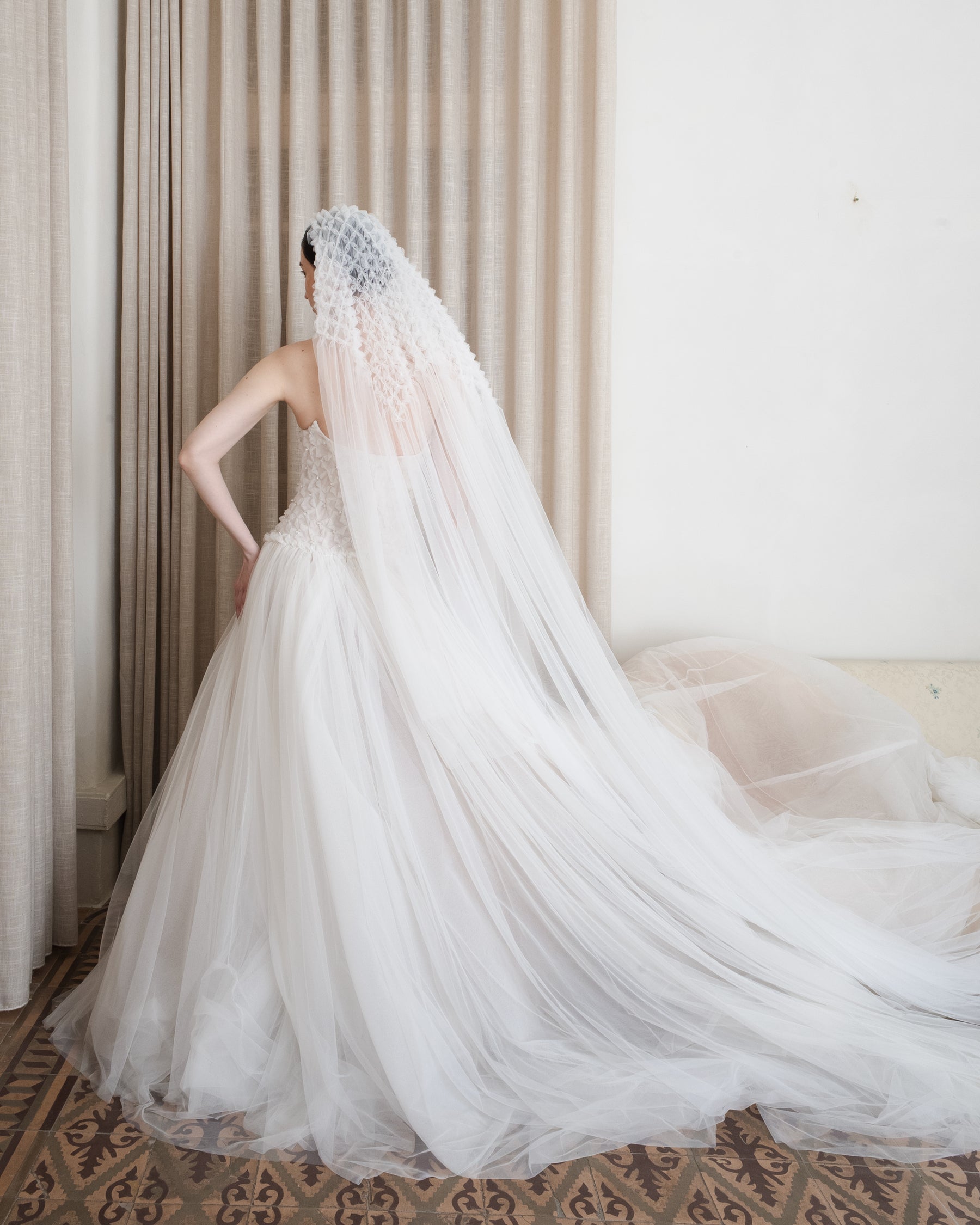 ECLAT GOWN