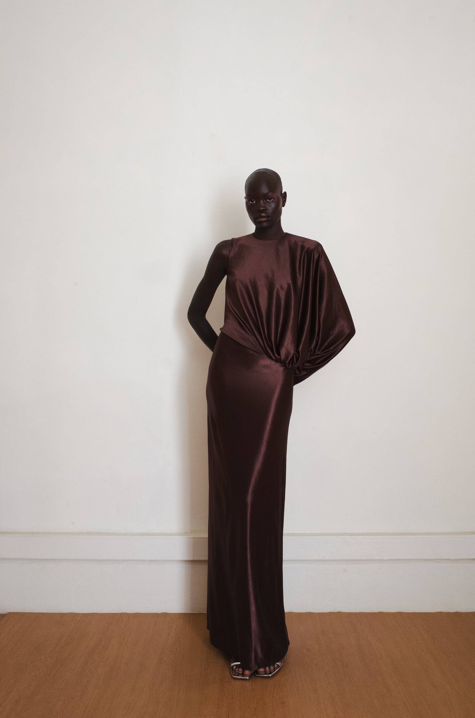 LINGER GOWN
