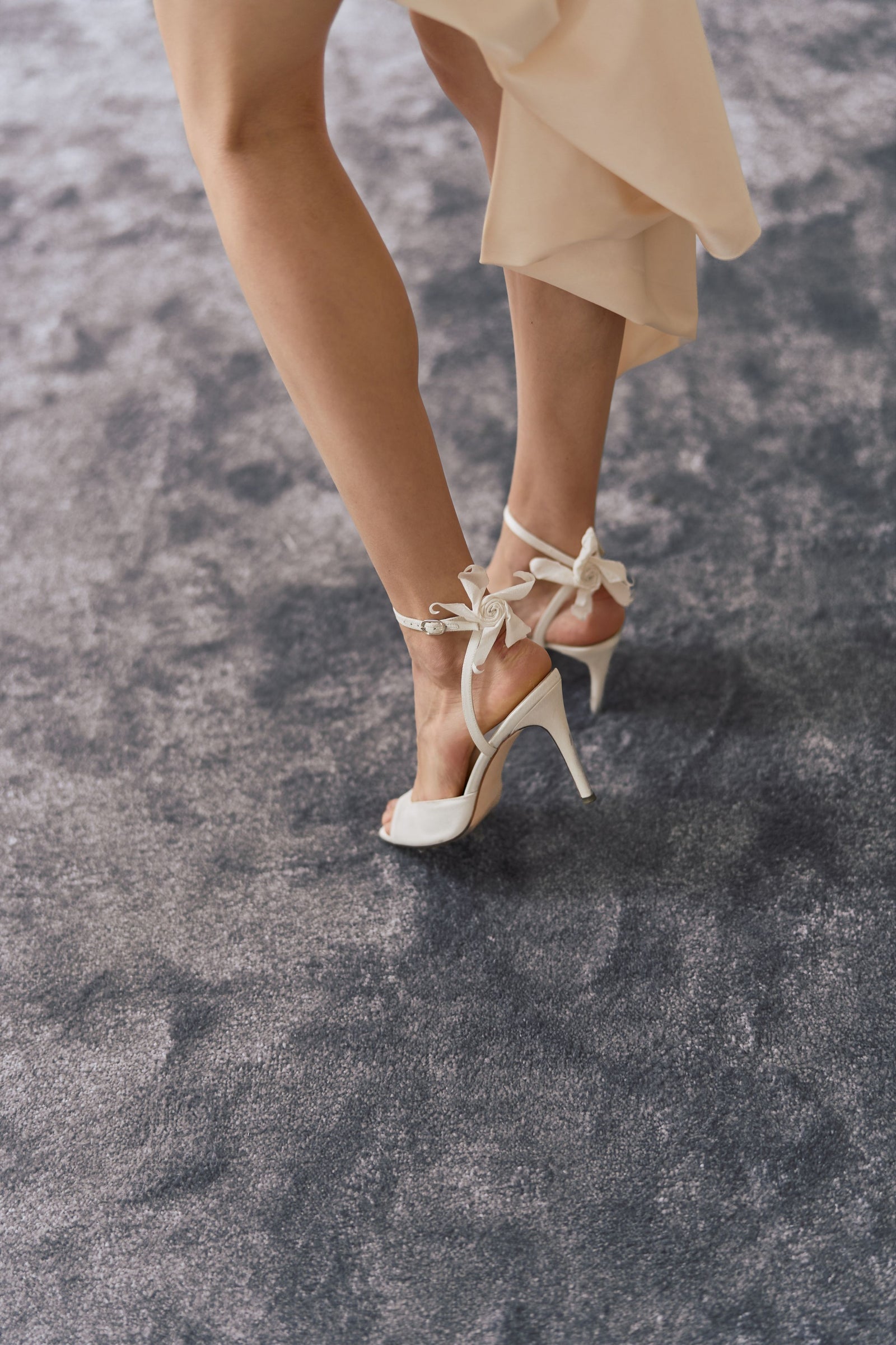 BALANCE HEELS