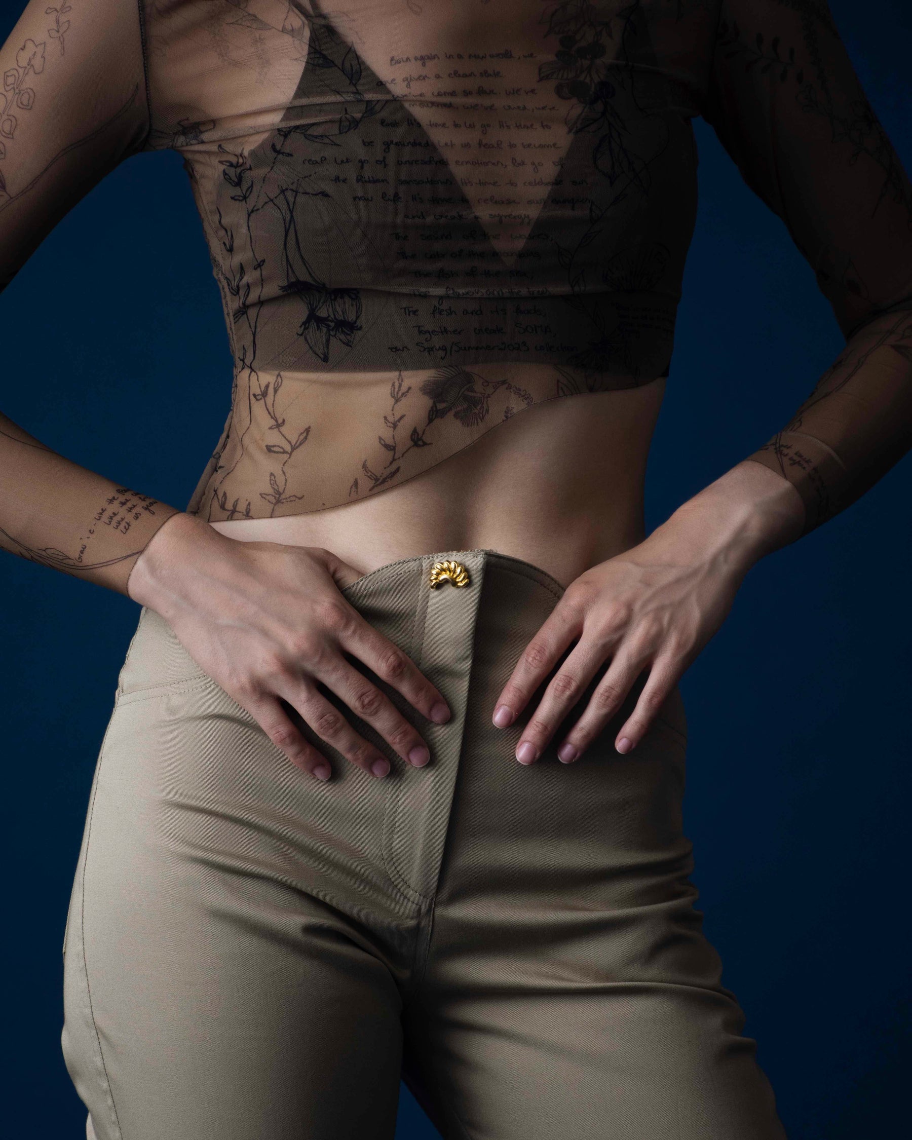 SOMA TATTOO CROP